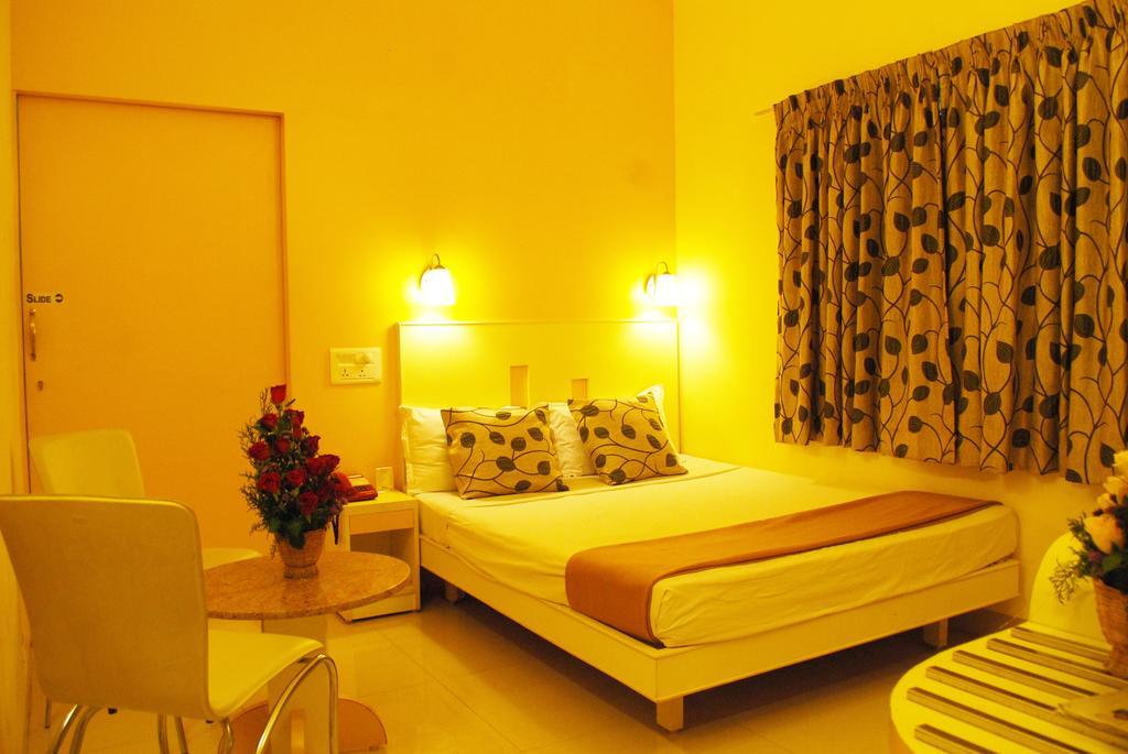 Hotel Pandian Chennai Exterior foto