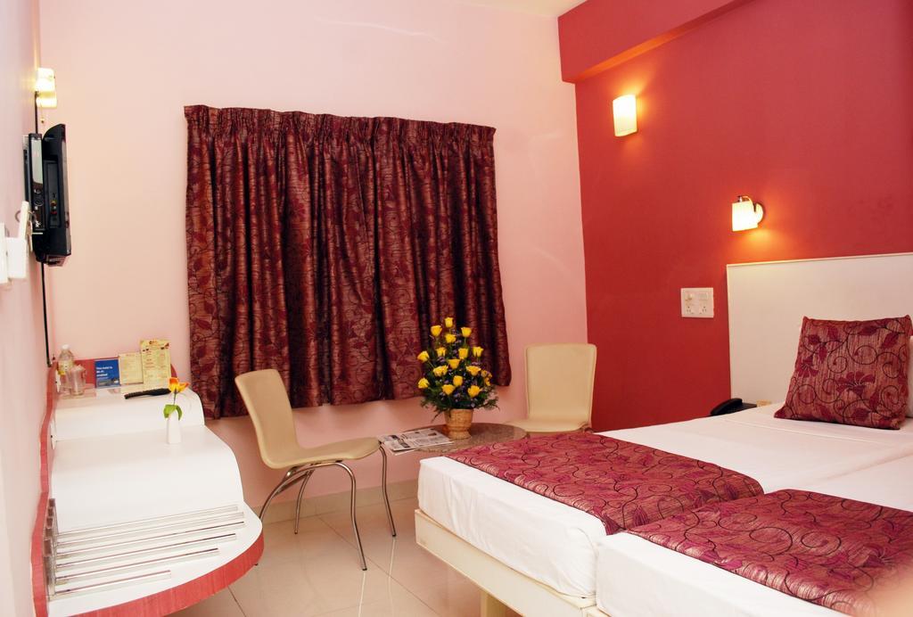 Hotel Pandian Chennai Exterior foto