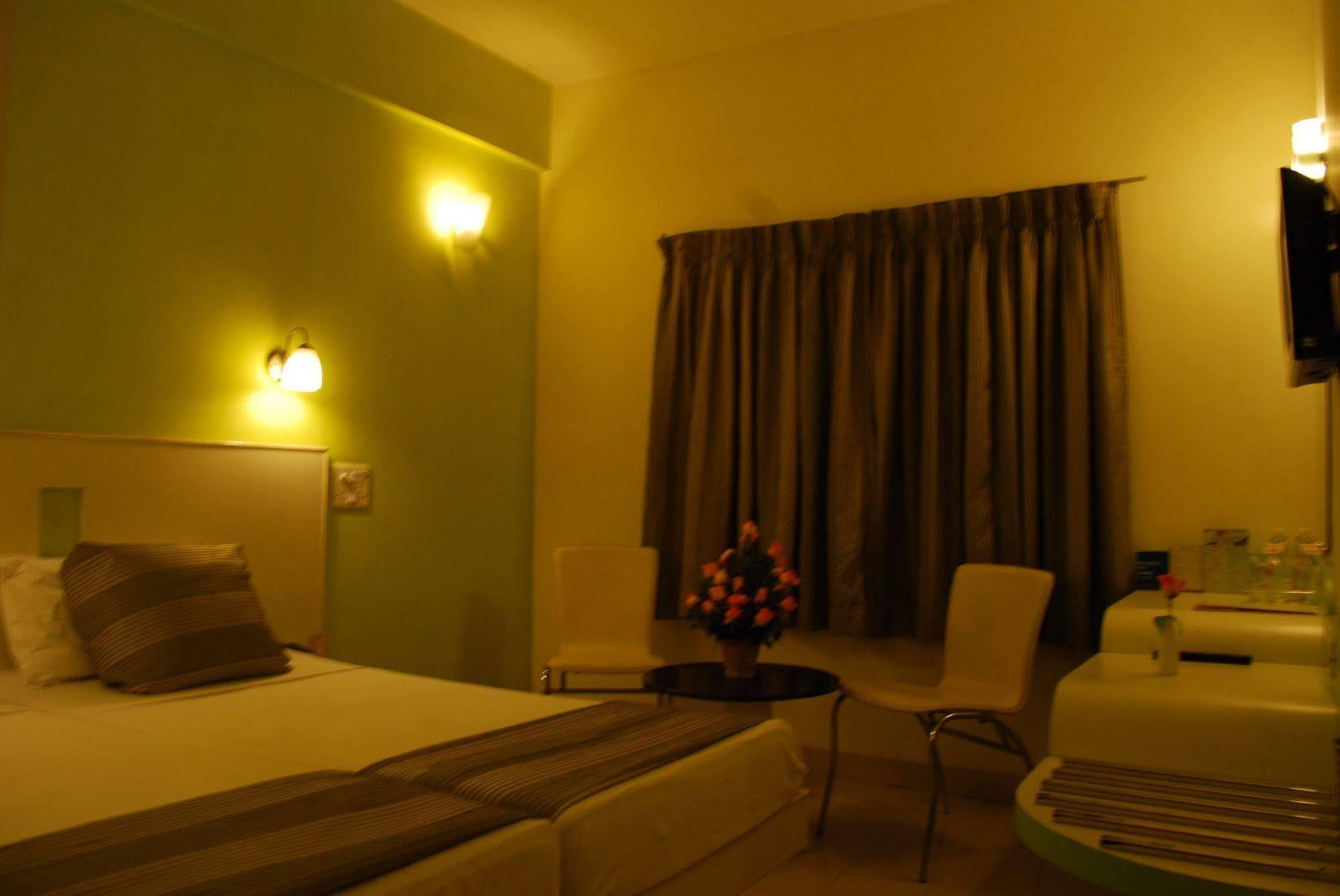 Hotel Pandian Chennai Exterior foto