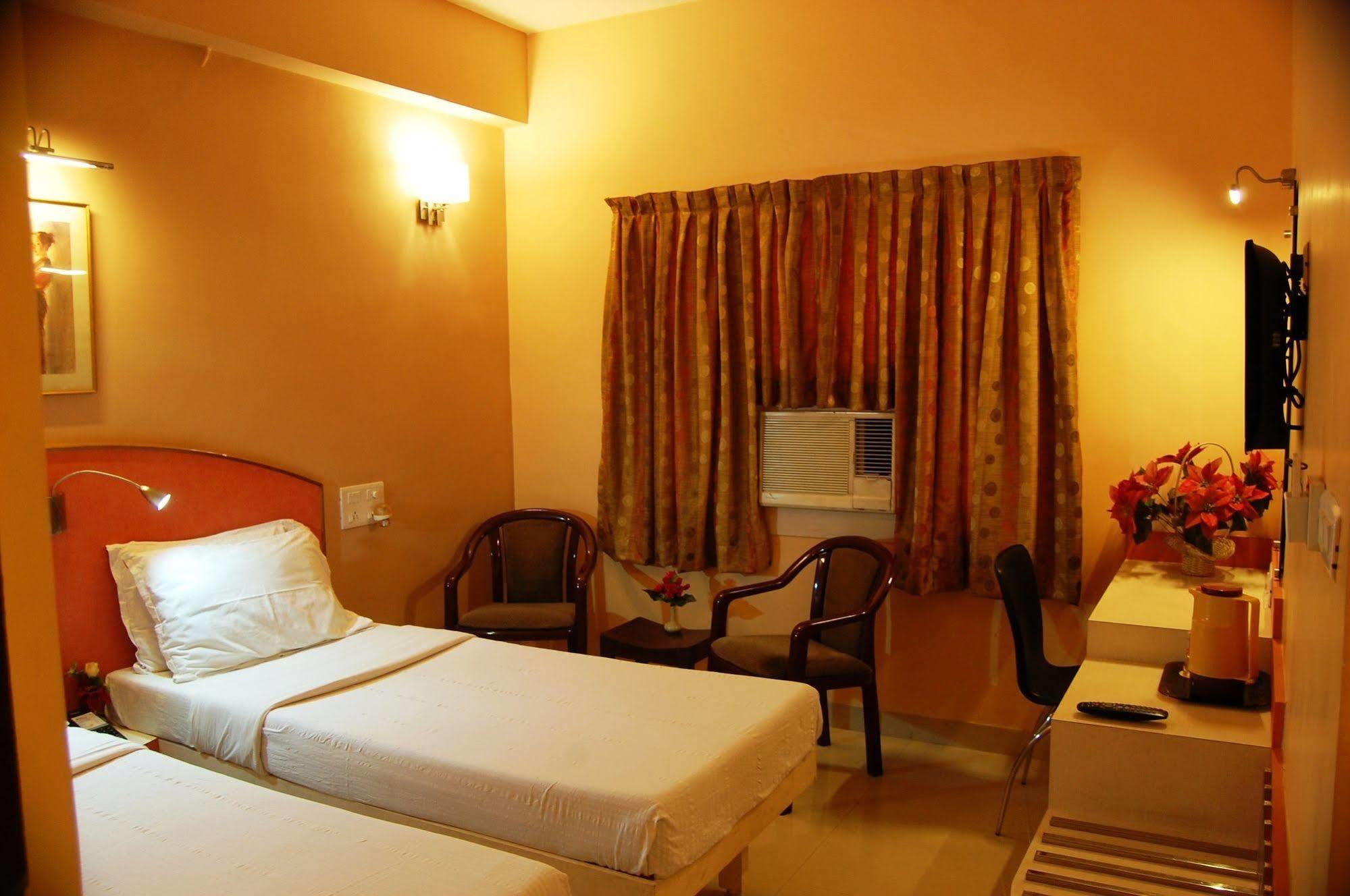 Hotel Pandian Chennai Exterior foto